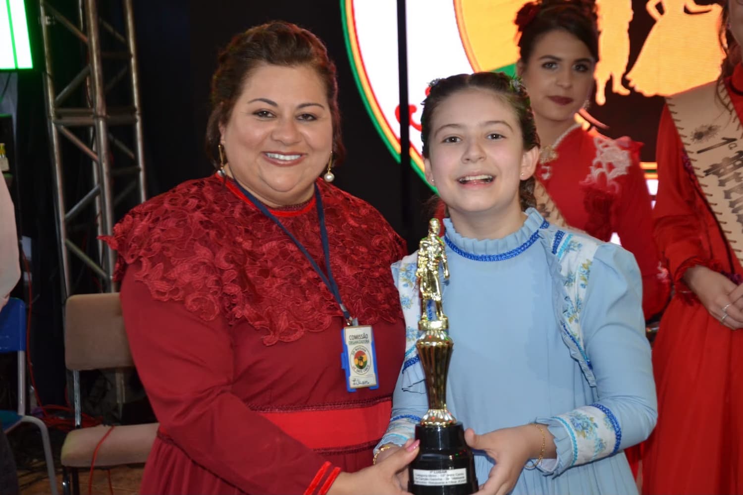 Betina Kiara conquista o 1.º lugar na Categoria Mirim do 10º Mate Canto da Canção Gaúcha