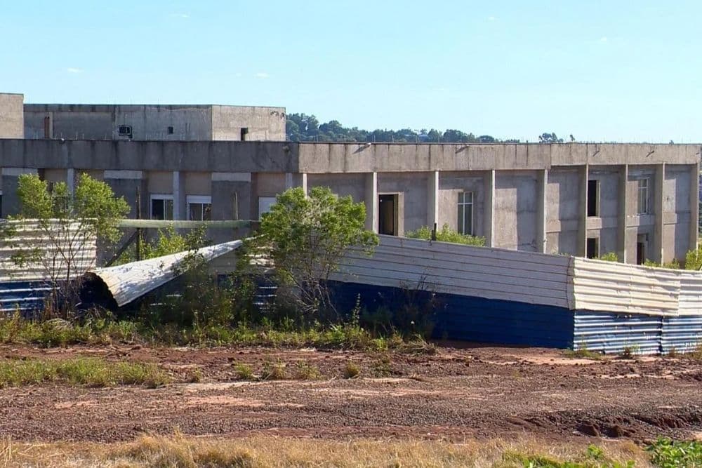 Há cinco anos, pacientes de 72 municípios aguardam conclusão do Hospital Regional de Palmeira das Missões