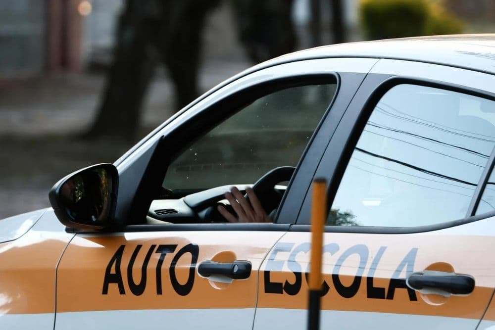 Governo lança manual que muda prova prática da CNH e retira baliza como etapa obrigatória; entenda