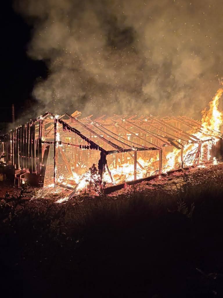 Incêndio destrói galpão no interior de Humaitá; prejuízo estimado chega a R$ 100 mil