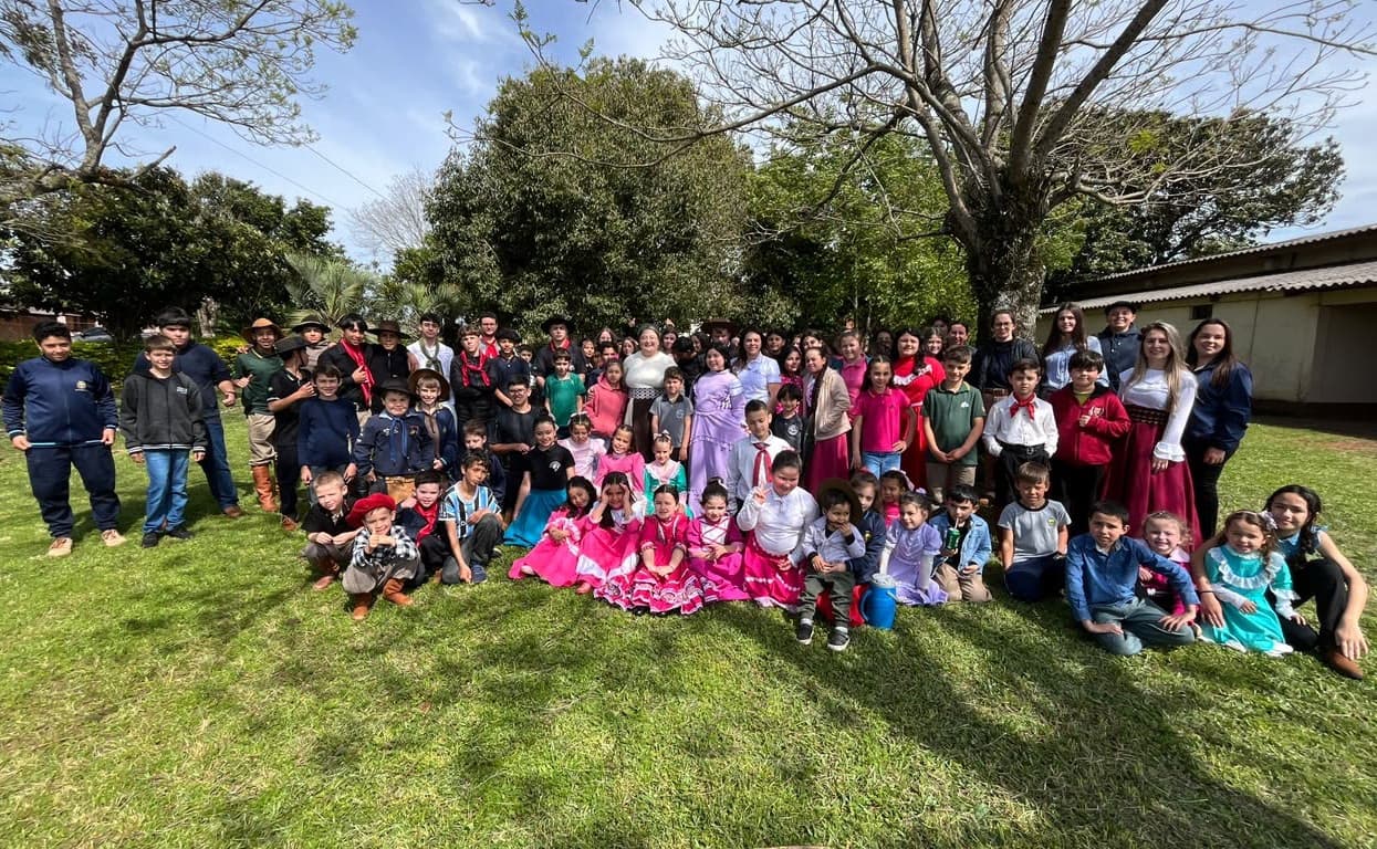 Escola Antônio João Celebra a Semana Farroupilha com Atividades Típicas em Pedro Paiva