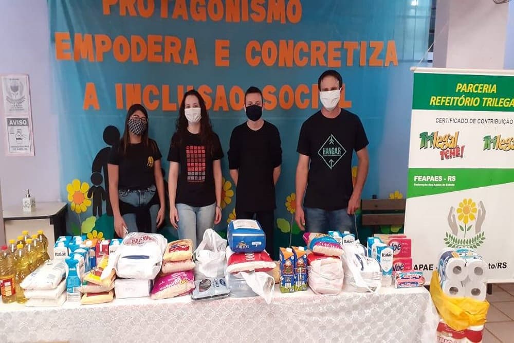 APAE recebe doações de alimentos