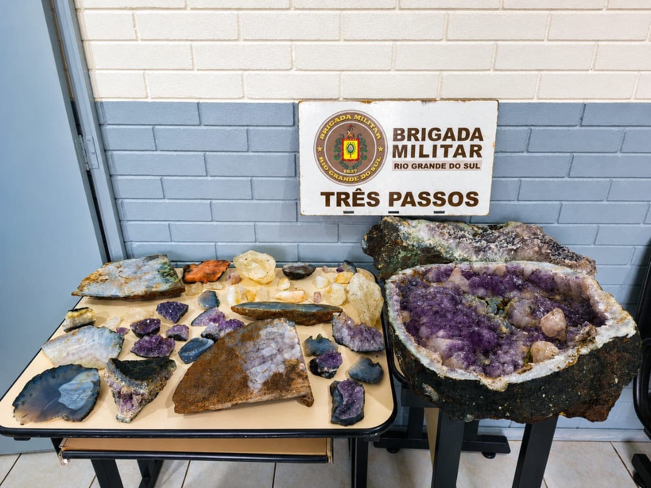Brigada Militar prende dupla suspeita de furto de pedras preciosas em Três Passos