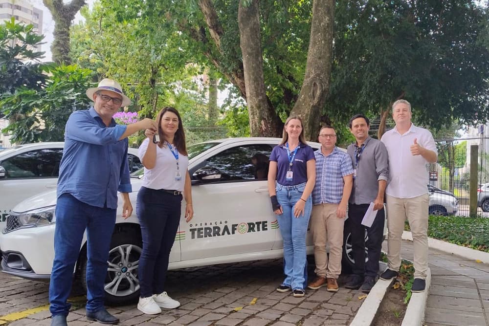 Emater/RS-Ascar de São Martinho recebe novo veículo para fortalecer atendimento aos agricultores