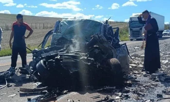 "Não pensei duas vezes", diz padre de Crissiumal que viu acidente na BR-386 e deu extrema-unção às vítimas