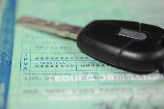 Fim da taxa de licenciamento: Governo Leite aceita decisão da Assembleia e descarta recursos