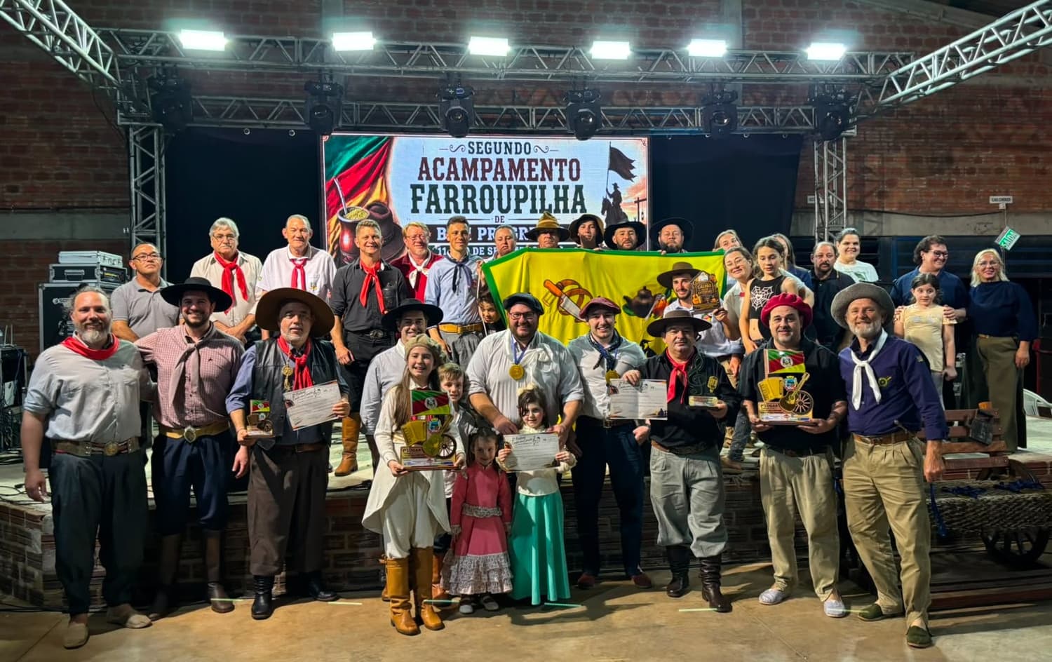 Maximiliano Tchêtuco e Betina Kiara levam Santo Augusto ao topo do 2º Cante uma Canção de Bom Progresso