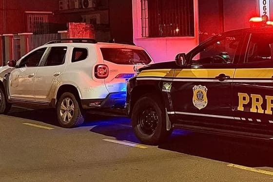 Adolescente de 15 anos morre em incêndio, e padrasto é preso suspeito do crime