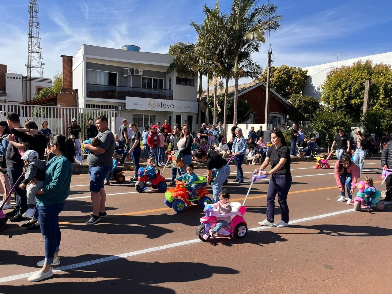 Desfile Cívico Estudantil ocorre nesta segunda-feira em Santo Augusto com transmissão da Rádio Querência