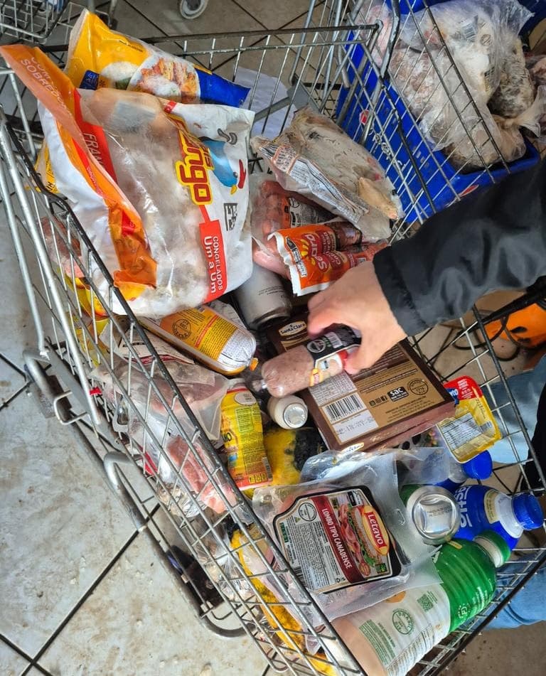 Fiscalização apreende 2 toneladas de produtos impróprios para consumo e interdita mercado no Braga