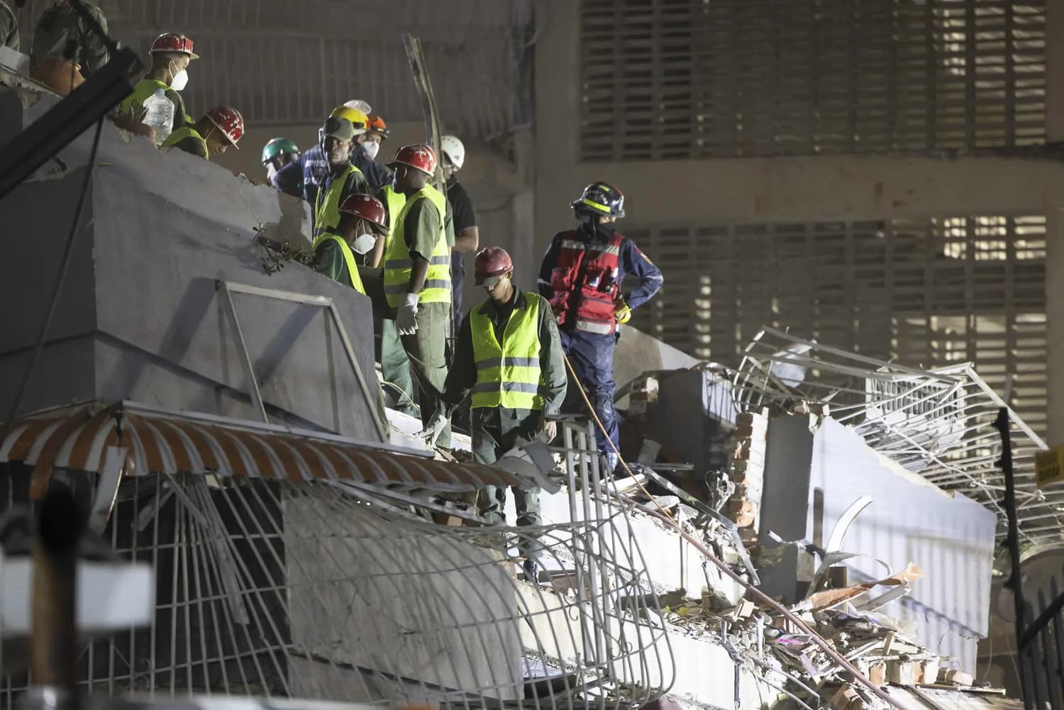 Venezuela confirma 164 mortes após terremotos; EUA dizem que número total pode superar 100 mil