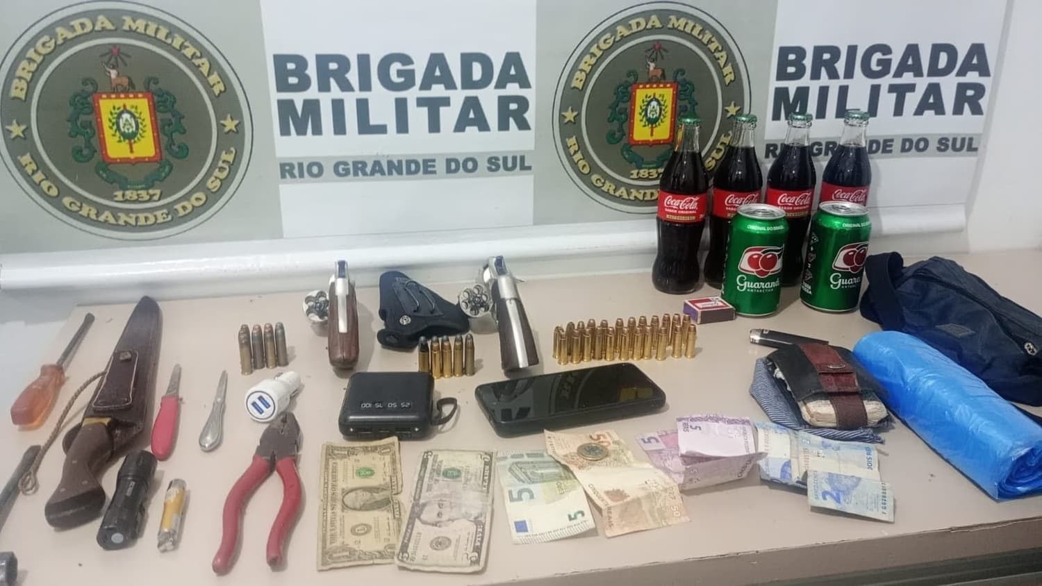 Brigada Militar prende três homens por diversos crimes em Crissiumal