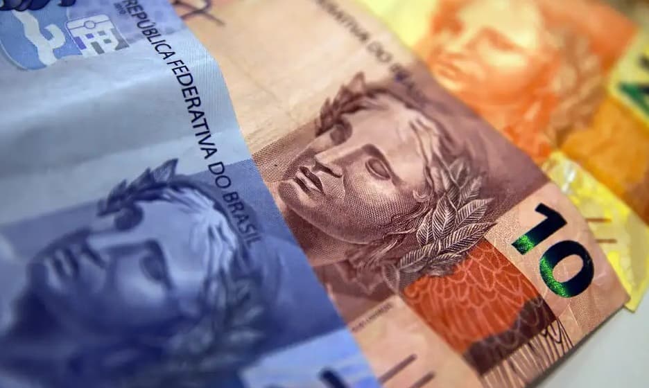 INSS libera 1ª parcela do 13º salário para aposentados e pensionistas nesta sexta; confira as datas de pagamento