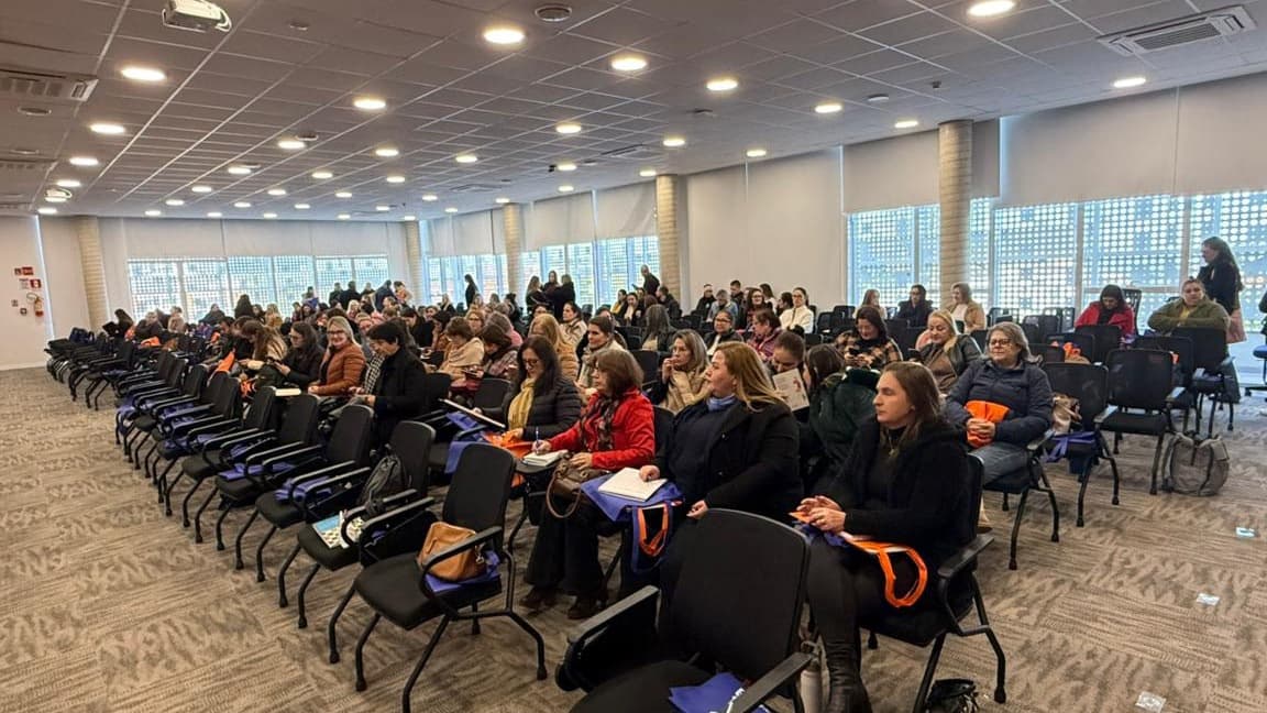 “A escola que temos hoje exige novas estratégias”, diz secretária de Educação durante 1º Fórum Regional de Alfabetização em Santo Augusto