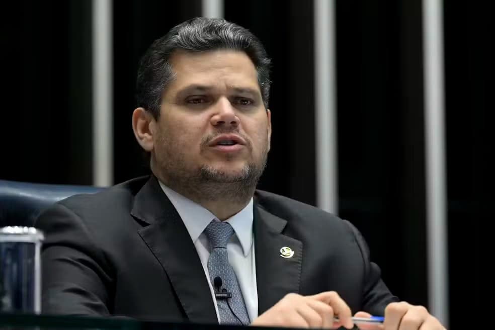 Mantido o cronograma da escala 6x1 por Alcolumbre, contudo a votação da PEC segue incerta